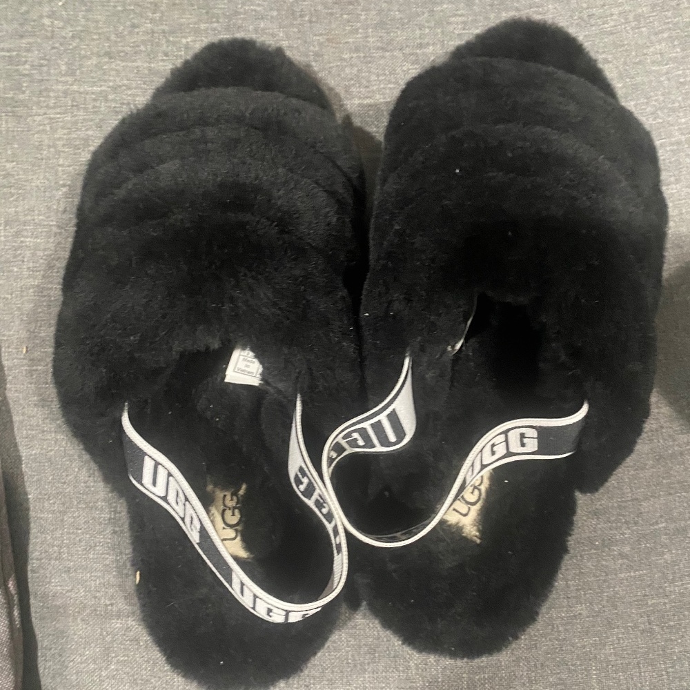 Fluff Yeah Uggs Slippers- size 9
